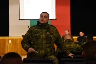 Командването на Втора механизирана бригада гостува в НВУ „Васил Левски“