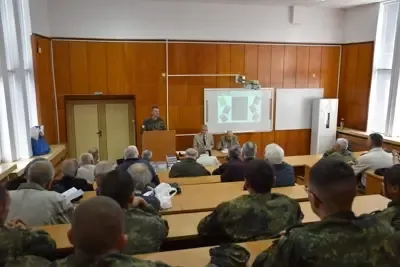 О. р. полк. инж. Георги Караиванов представи в НВУ книгата си „Ние свързочниците. Великотърновци“