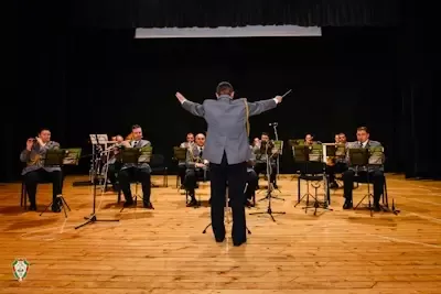 Тематични образователни концерти представя Военният духов оркестър пред обучаемите в НВУ