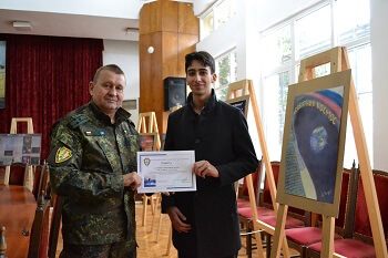 Полковник Евгени Пенчев награди победителите в Националния конкурс за постери и рисунки „Непознатият космос“