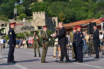 Връчване на дипломите на курсантите и свидетелствата на кадетите от 143-ти випуск