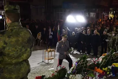 Представителни роти от НВУ участваха в общоградското поклонение „Васил Левски- 150 години безсмъртие“