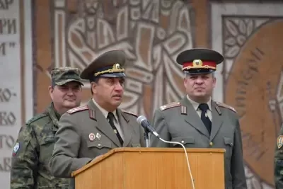 Полк. Петко Петков се прости с бойното знаме на НВУ и премина в запаса 