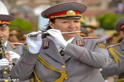 Петя Диханова е първата жена военен музикант в Българската армия