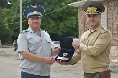 Полк. доц. д-р Дилян Димитров получи награден знак с логото на НВУ