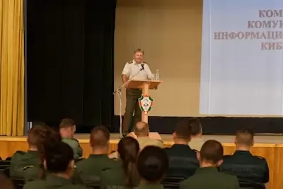 Бригаден генерал Димитър Хлебаров изнесе лекция пред курсантите в НВУ