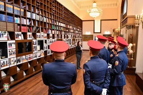 Курсанти от НВУ „Васил Левски“ се срещнаха с президента на Република България